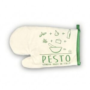 Guanto da forno bianco con decorazioni verdi che rappresentano gli ingredienti per realizzare il tipico pesto al mortaio di Genova: basilico, aglio, olio extravergine di oliva, pinoli, parmigiano grattugiato (Made in Italy)